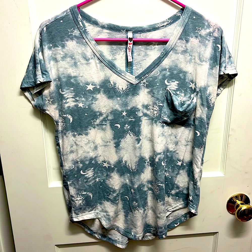 Short sleeve blue white Medium tee sun moon design size M brand poof! Used